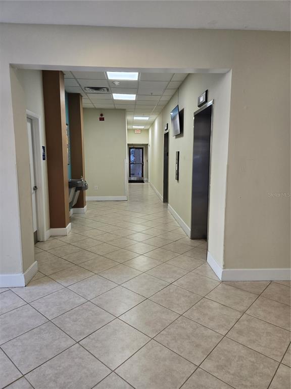 Building Photo - 470 3rd St S