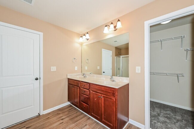 Building Photo - 2325 Morgan Farm Dr