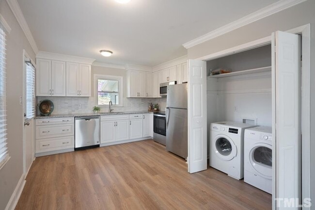 Building Photo - 312 W Park St