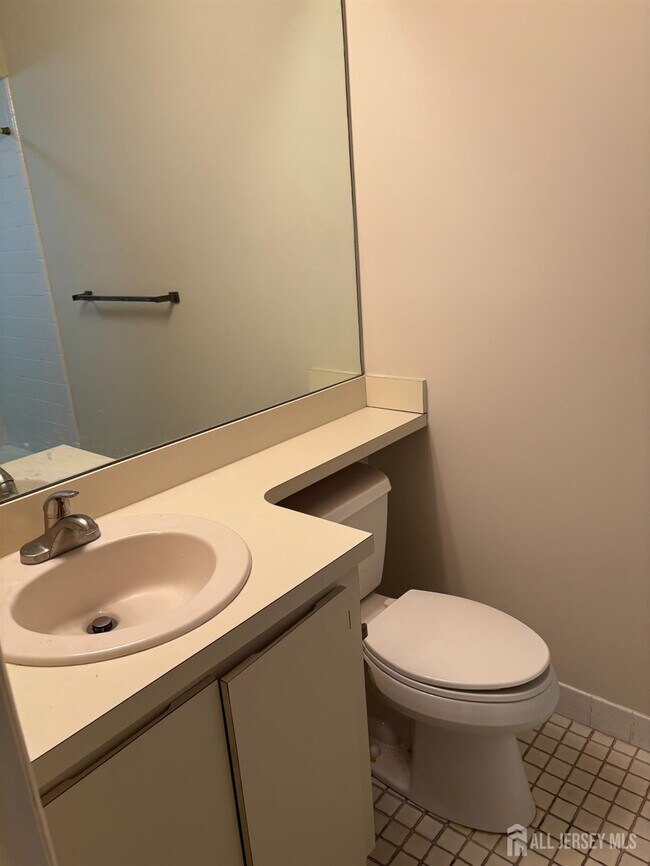 Building Photo - 92 Heather Ct