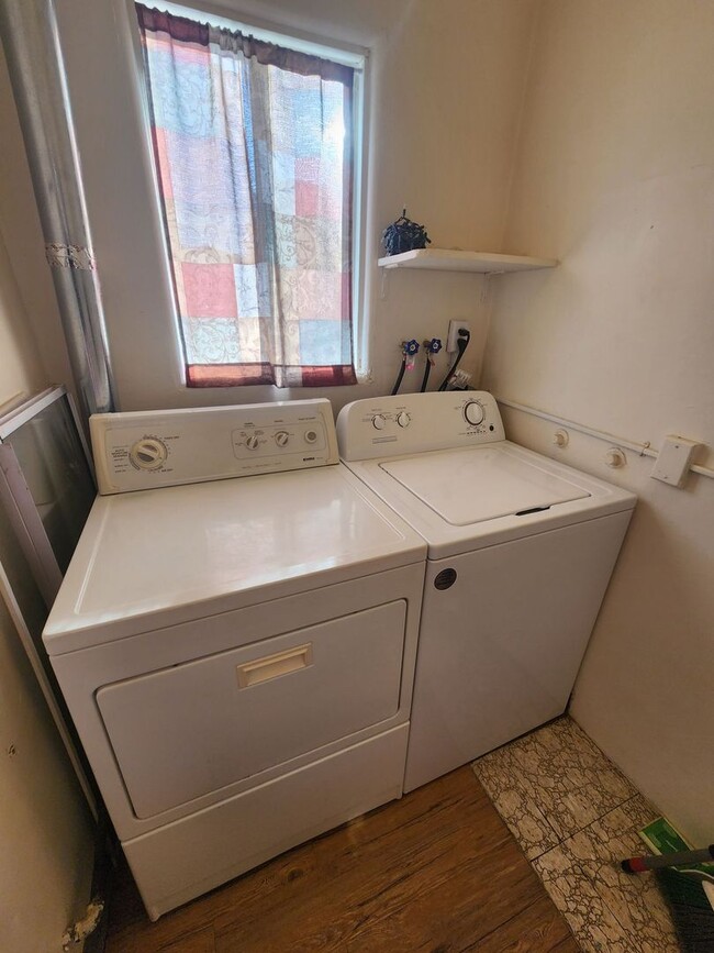 Building Photo - Coming Soon! Furnished One Bedroom with Bo...