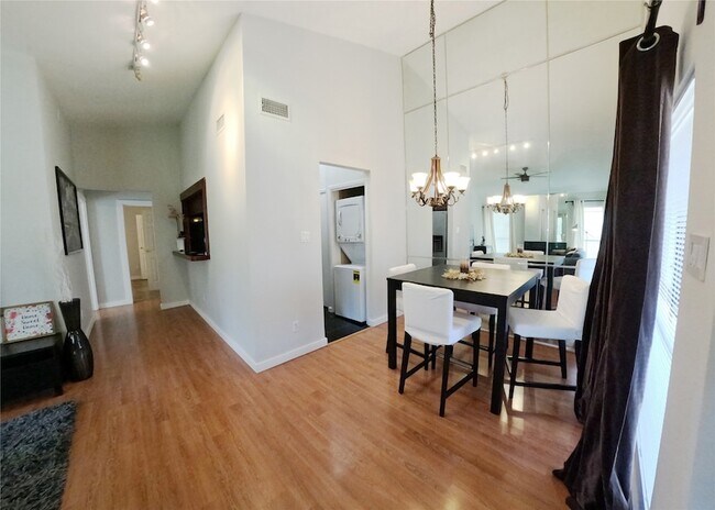 Building Photo - 1881 Bering Dr