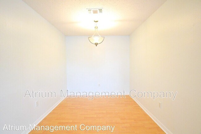 Building Photo - 2528 E Washington St