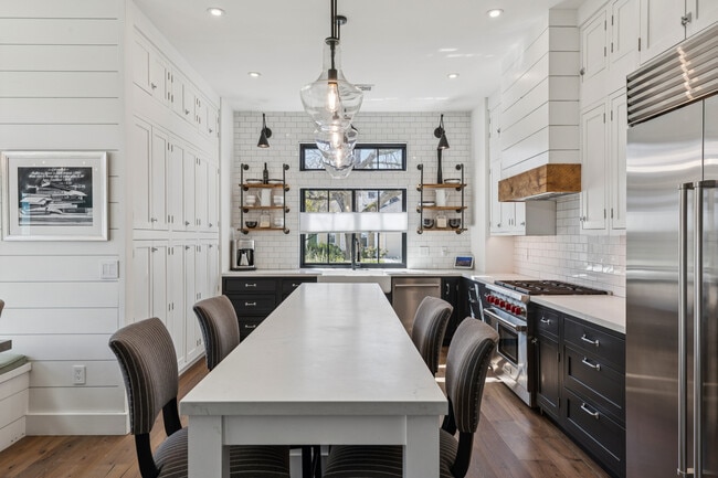 Building Photo - 1810 Quail Ct