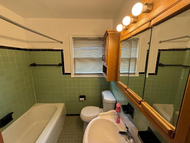 Building Photo - 3106 Shawnee Ave