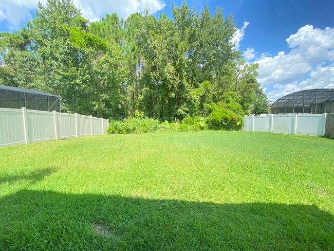 Building Photo - Spacious 4/3 Single Family Home!!