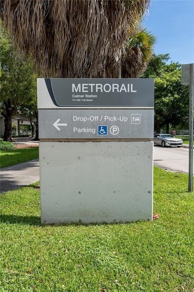 Building Photo - 816 NW 11th St