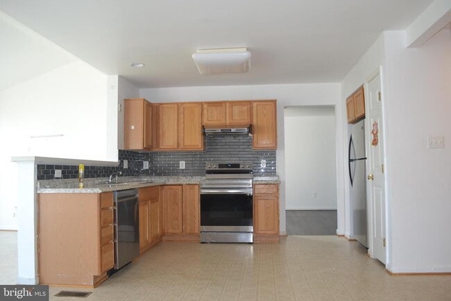 Building Photo - 5413 Silver Maple Ln