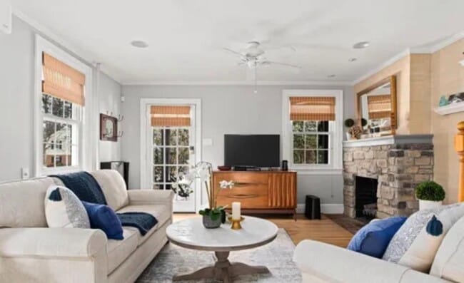 Building Photo - 444 St Davids Ave