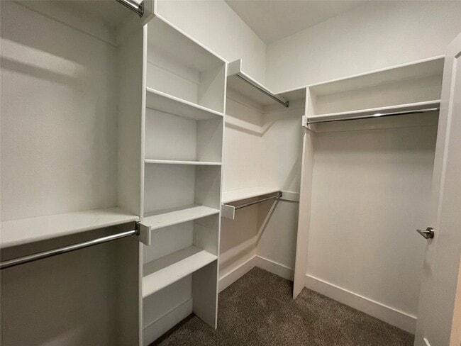 Building Photo - 4910 Live Oak St