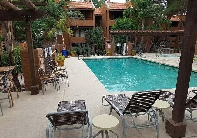 Building Photo - 4704 E Paradise Village Pky N