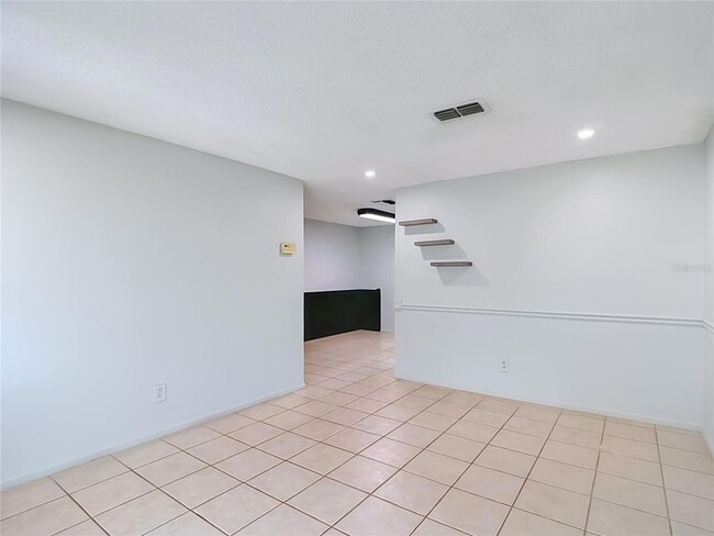 Building Photo - 7916 Woodgrove Cir