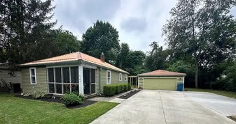 Building Photo - 5140 Sunny Meade Ln