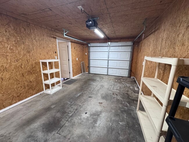 Building Photo - 1709 Oak Hill Dr S