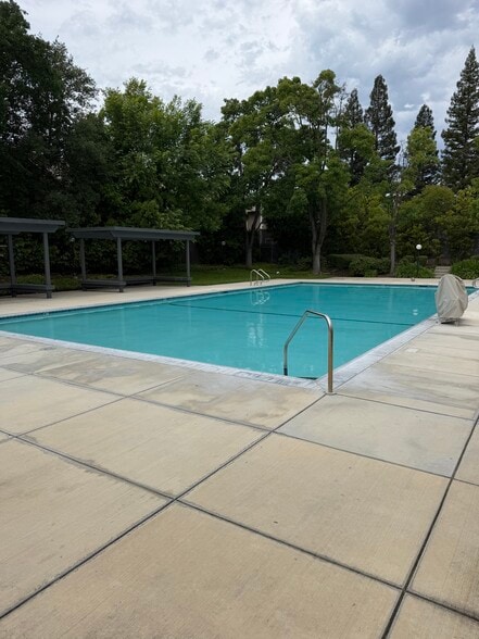 Pool - 5128 Greenberry Dr