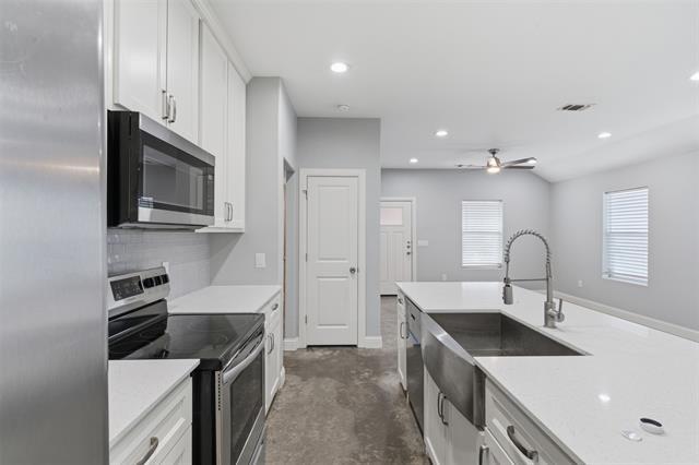 Building Photo - 1004 S Armstrong Ave