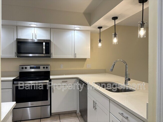 Building Photo - 8048 Sandpoint Blvd