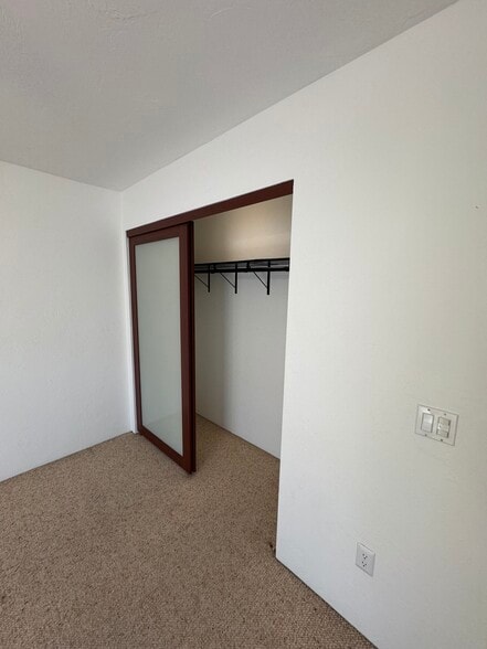 Building Photo - 2131 E Alameda Dr