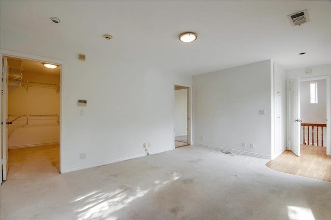 Building Photo - 8527 Wonderland Ave