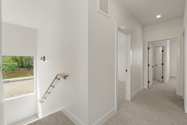 Building Photo - 115 Elevation Dr