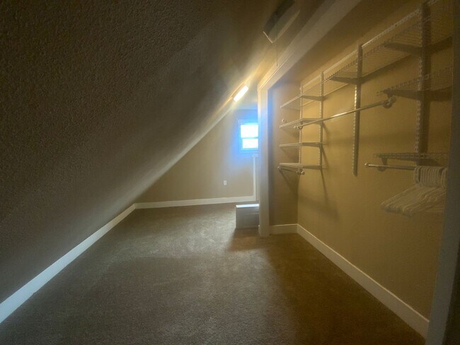 Building Photo - Newly Remodeled Tacoma Gem - Modern Comfor...