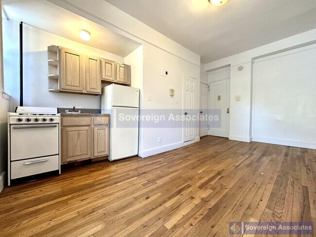 Building Photo - 936 West End Ave