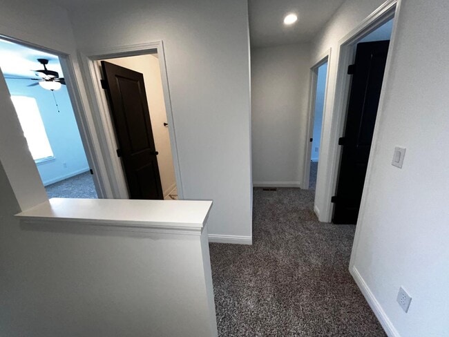 Building Photo - 2065 Aster Dr