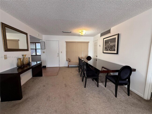 Building Photo - 2225 Monroe St