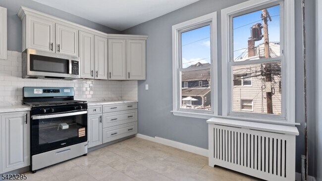 Building Photo - 19 Newfield St