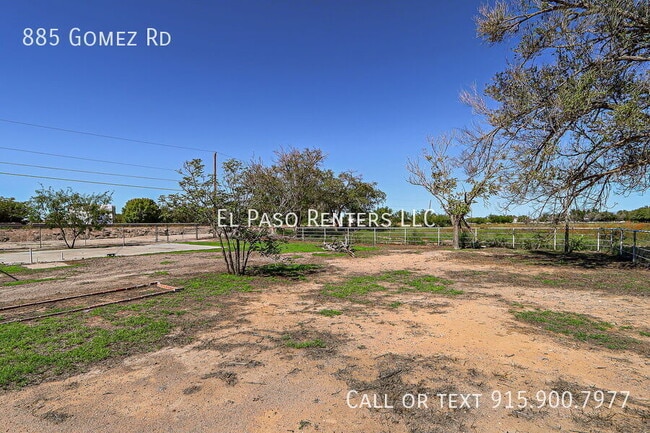 Building Photo - 885 Gomez Rd