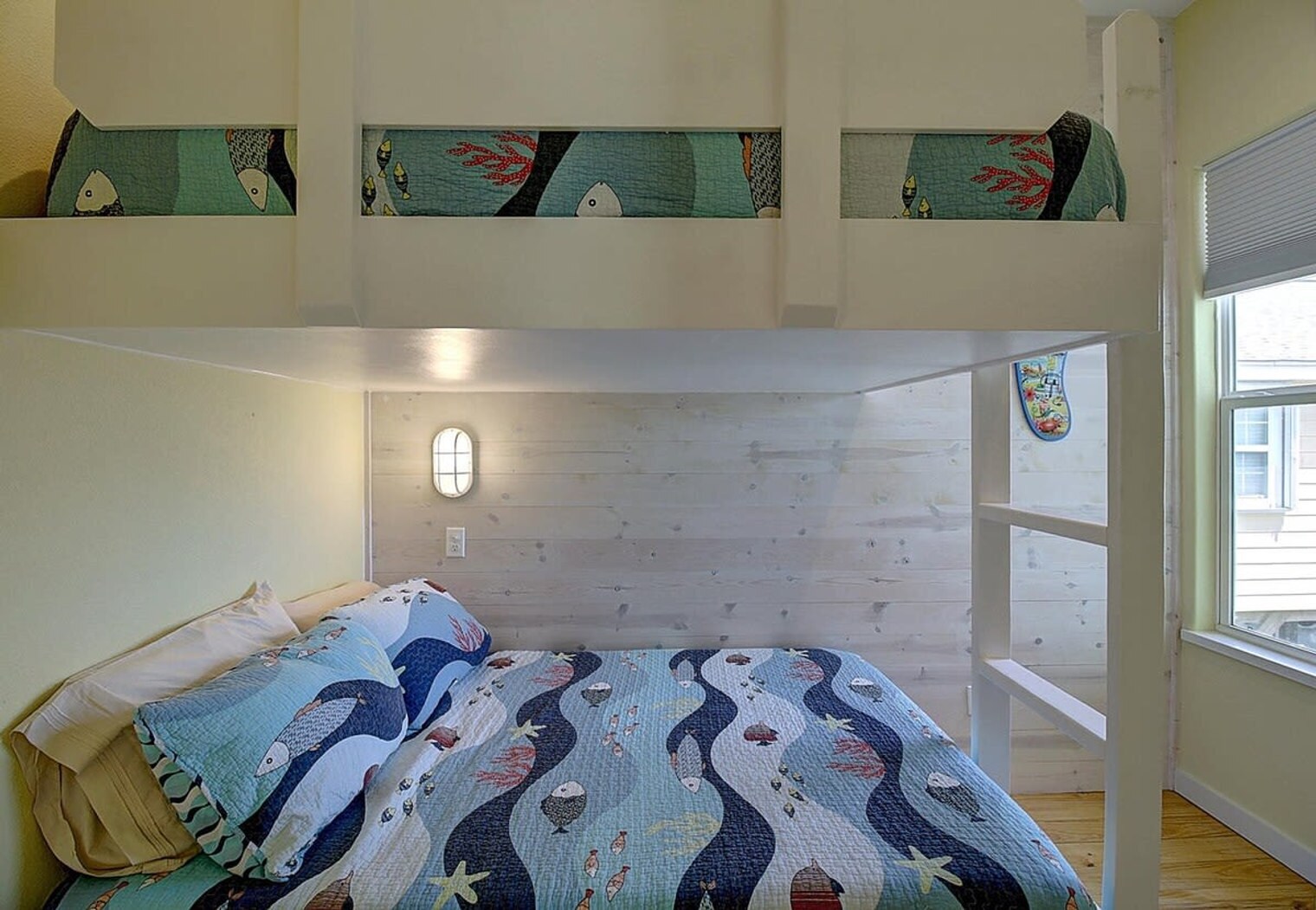 Building Photo - 1924 Eleventh Street-SI ID1023221P