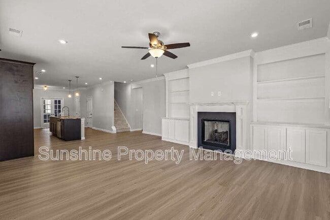 Building Photo - 400 Rhema Rd