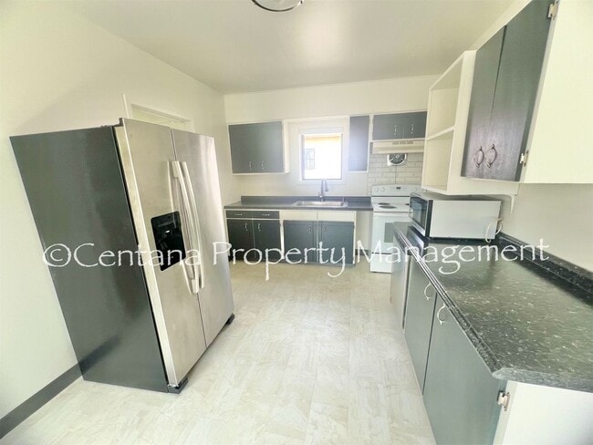 Building Photo - Nice and cozy bungalow in the sweet town of Anaconda!