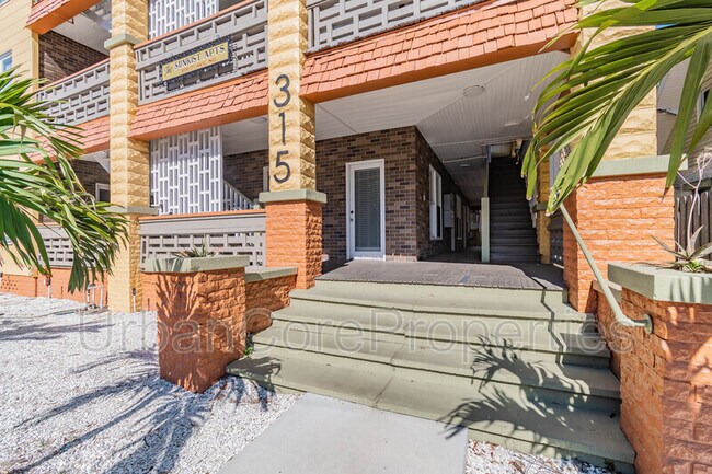 Building Photo - Sunkist Apartments