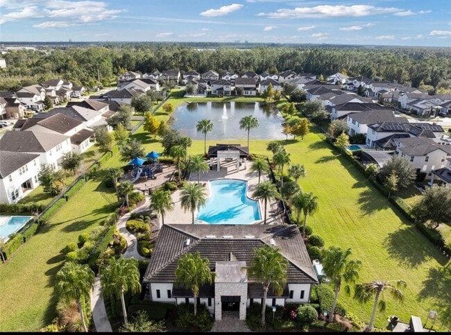 Building Photo - 12616 Salomon Cove Dr