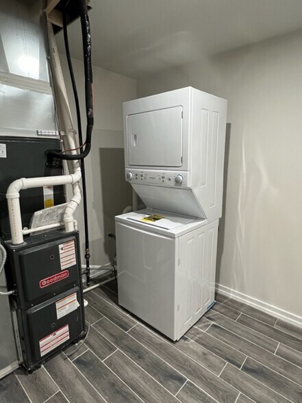 Building Photo - 1625 S 20th St