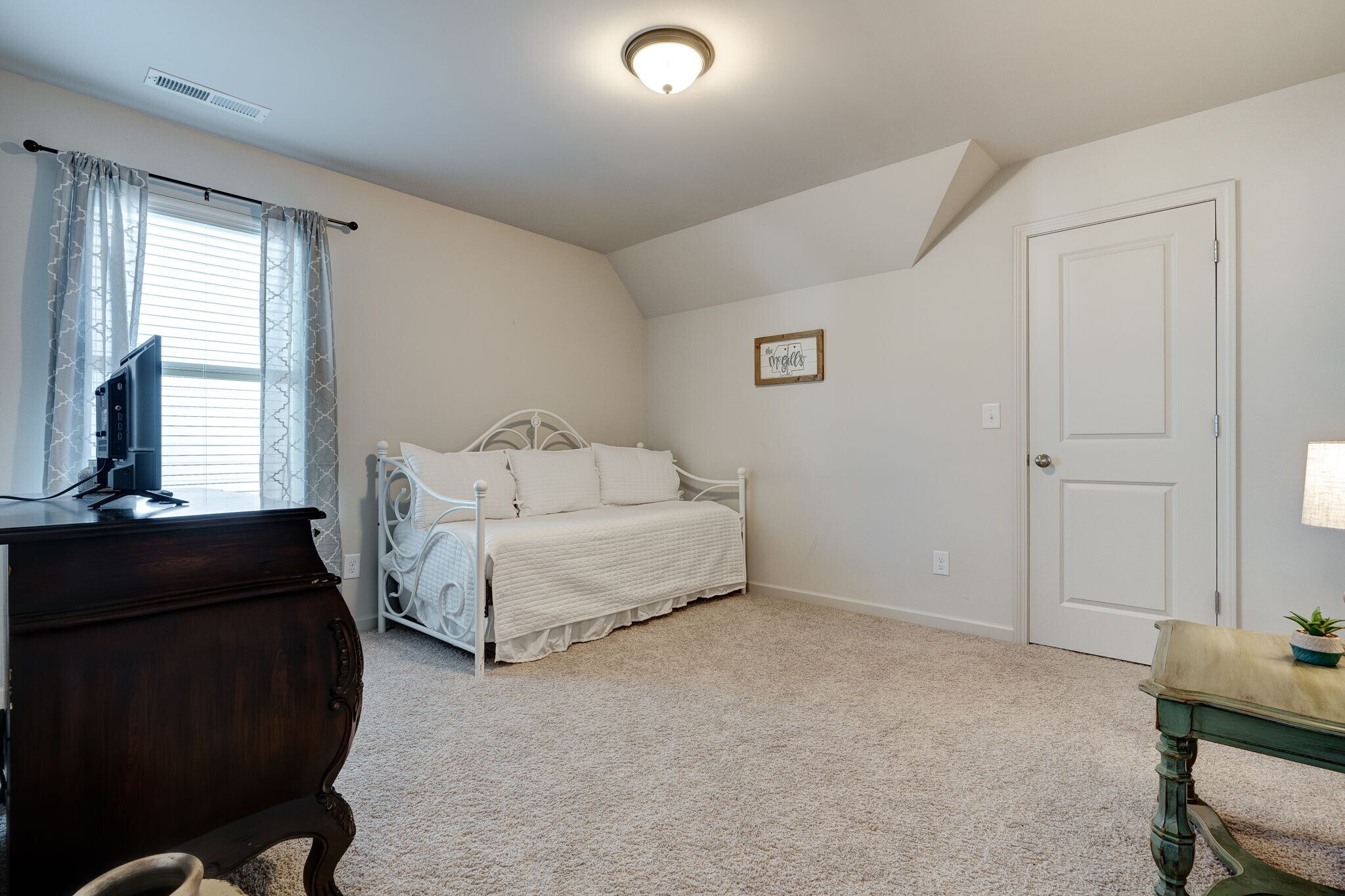 Building Photo - 2134 Springfield Dr