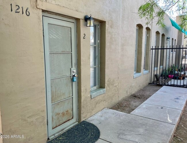 Building Photo - 1216 W Roosevelt St