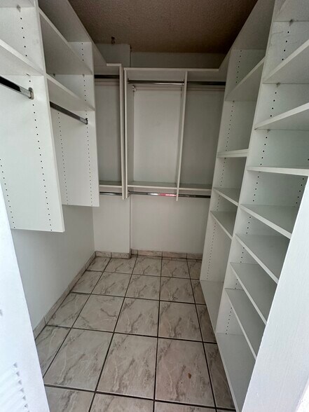 Building Photo - 4675 W 18th Ct