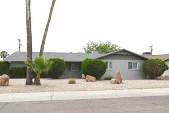 Building Photo - 8337 E Meadowbrook Ave