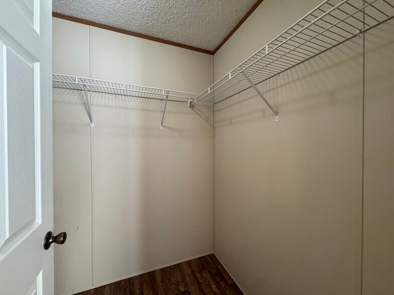 Building Photo - 4170 Lilac Ln