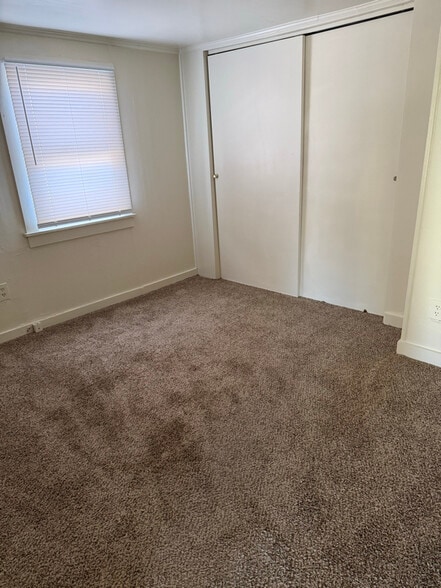 Building Photo - 279 Main St