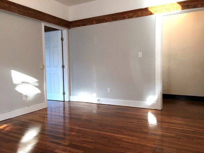 LR - 1428 E Florida St