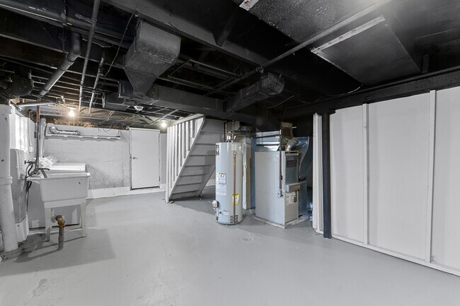 Building Photo - 1847 8th St