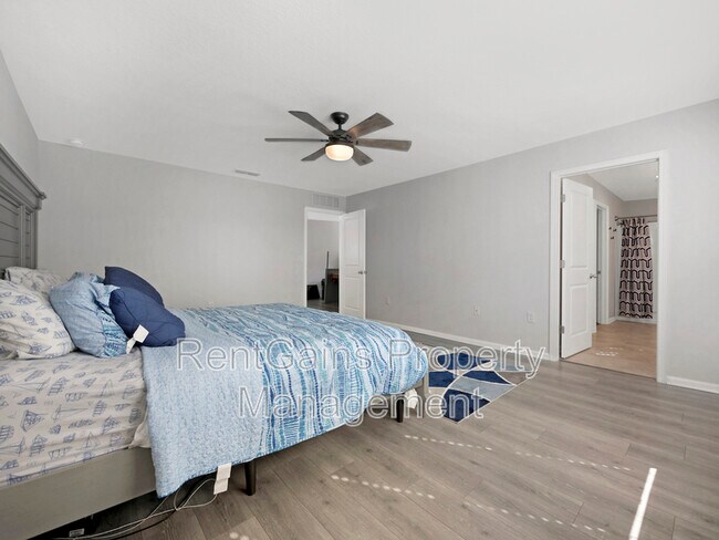 Building Photo - 597 Meadow Ridge Dr