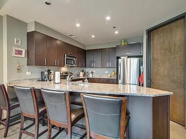 Building Photo - Luxury condo in the Rhythm at Music Row