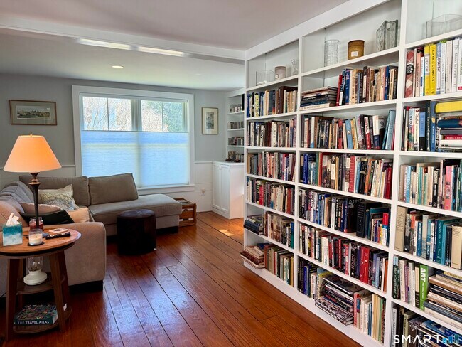 Building Photo - 509 Boston Post Rd