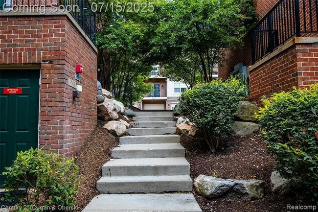 Building Photo - 39660 Rockcrest Ln