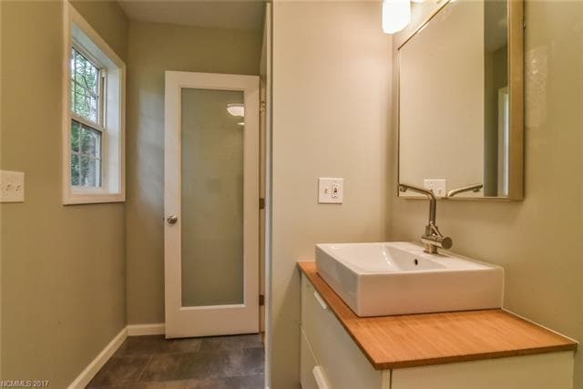 Building Photo - Cozy 3 Bedroom 1.5 Bathroom Home Nestled In Black Mountain