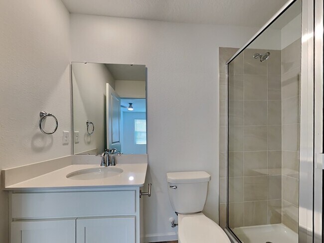 Building Photo - Base rent $1,821.00 plus $29.00 RBP Total ...